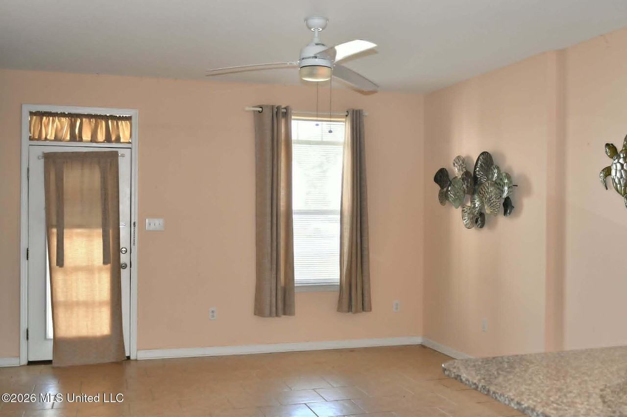 1276 Century Oaks Dr - Photo 3 of 20
