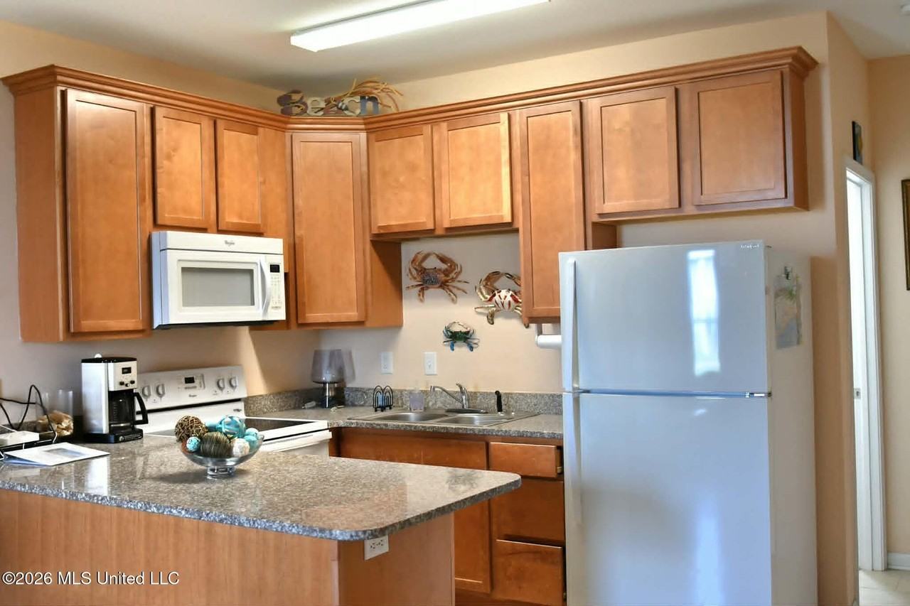 1276 Century Oaks Dr - Photo 4 of 20