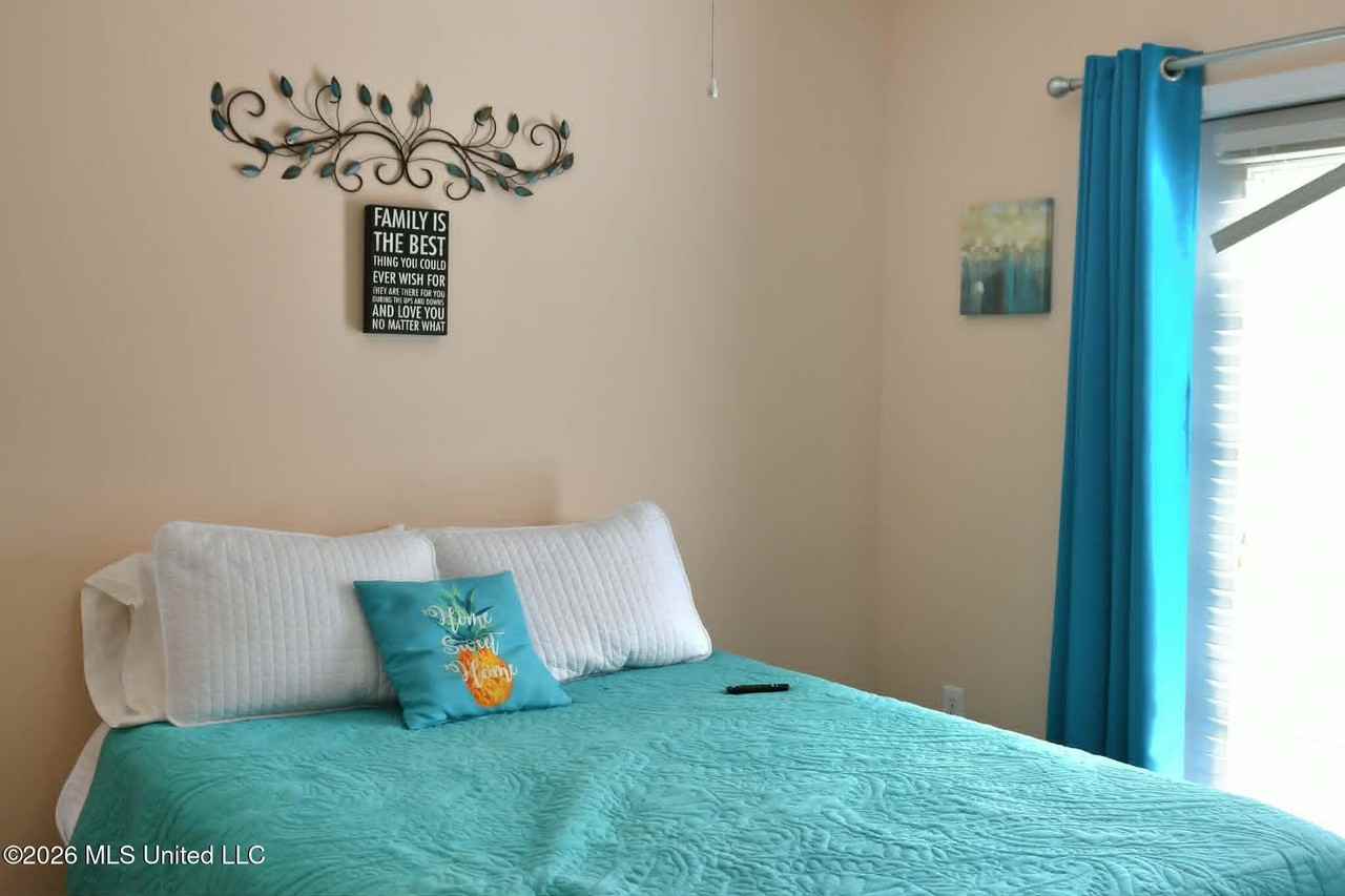 1276 Century Oaks Dr - Photo 5 of 20