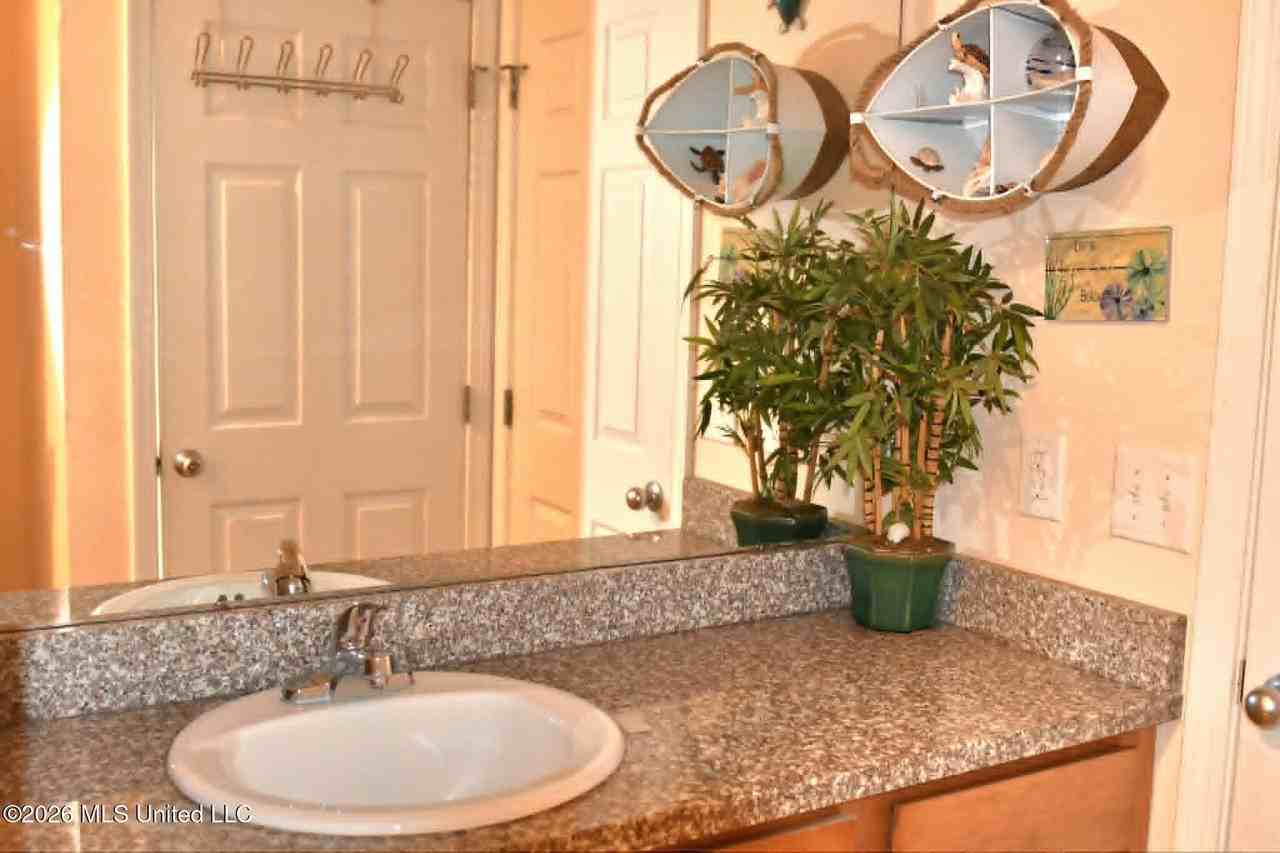 1276 Century Oaks Dr - Photo 7 of 20