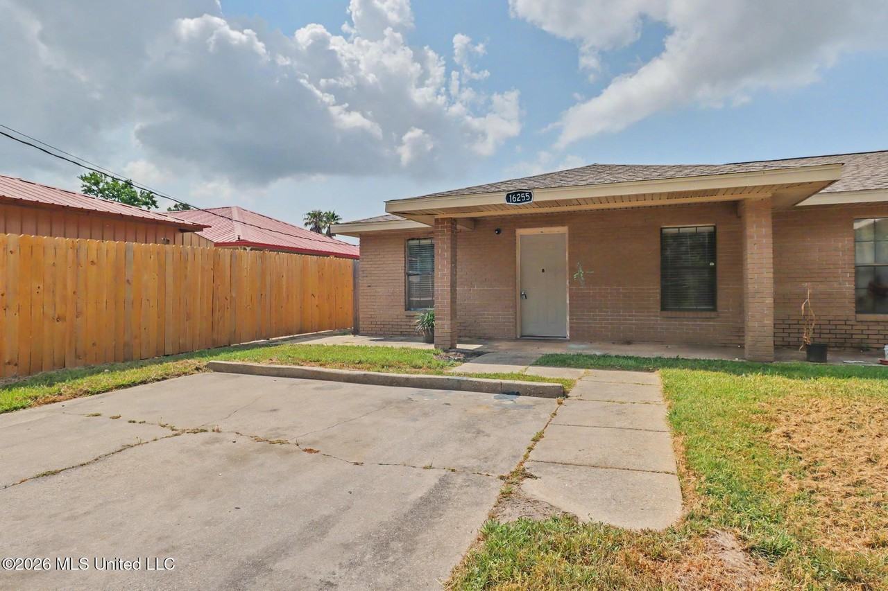 16255 Rio Grande St - Photo 3 of 18