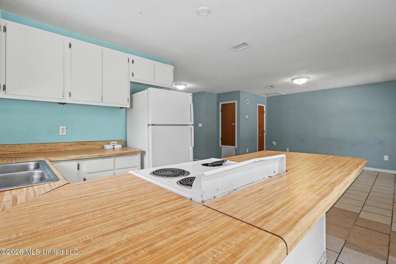 16255 Rio Grande St - Photo 4 of 18