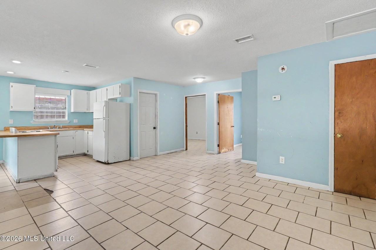 16255 Rio Grande St - Photo 6 of 18