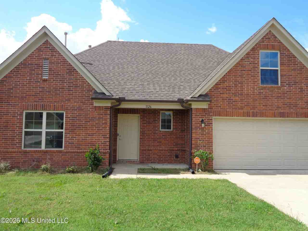1126 River Wood Cir W