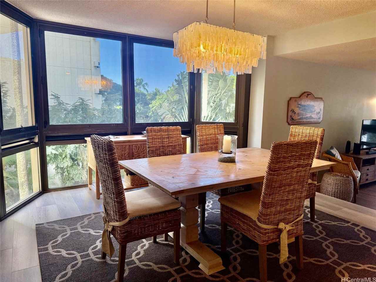 501 Hahaione St #4L - Photo 4 of 11
