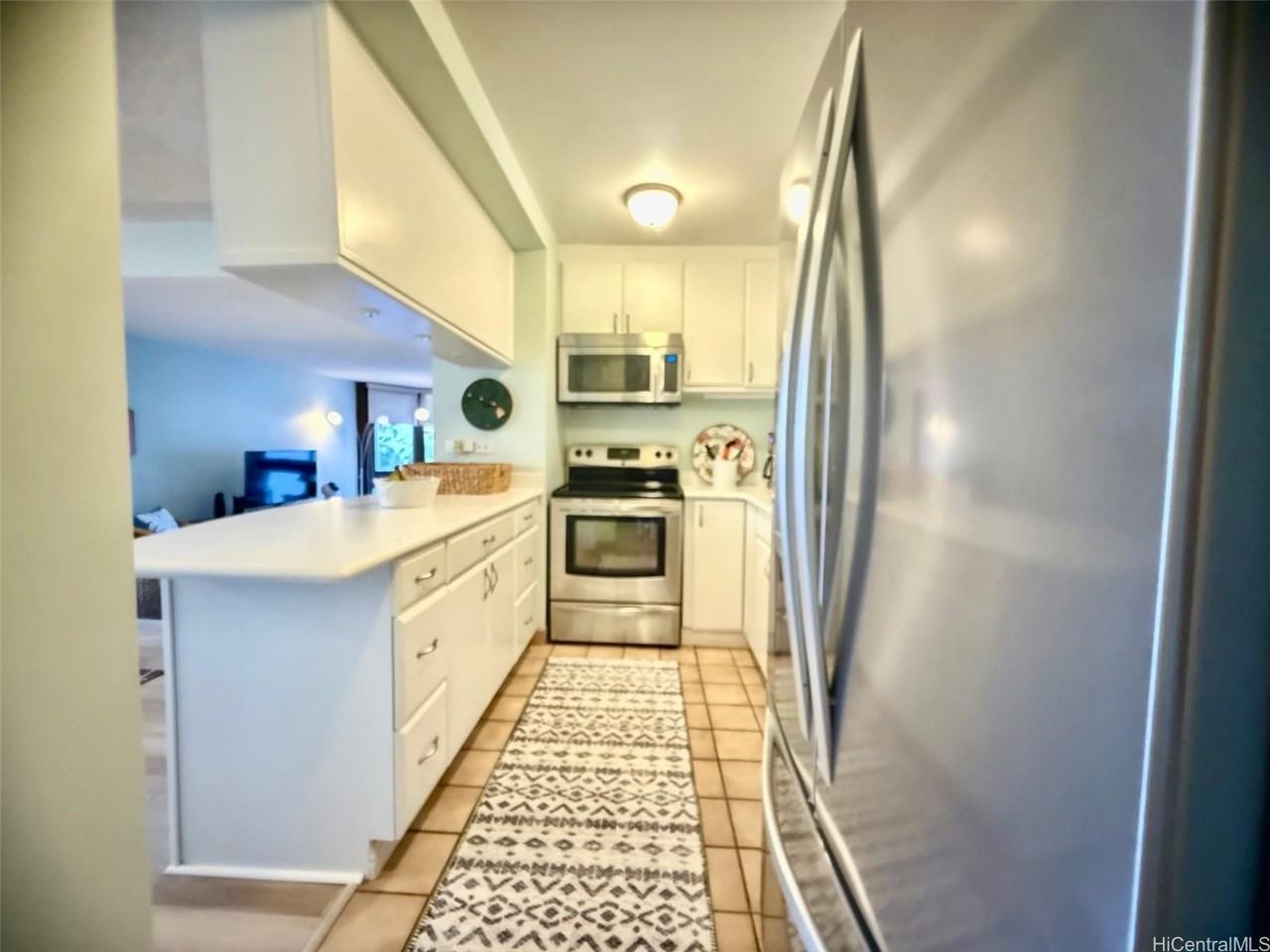 501 Hahaione St #4L - Photo 6 of 11
