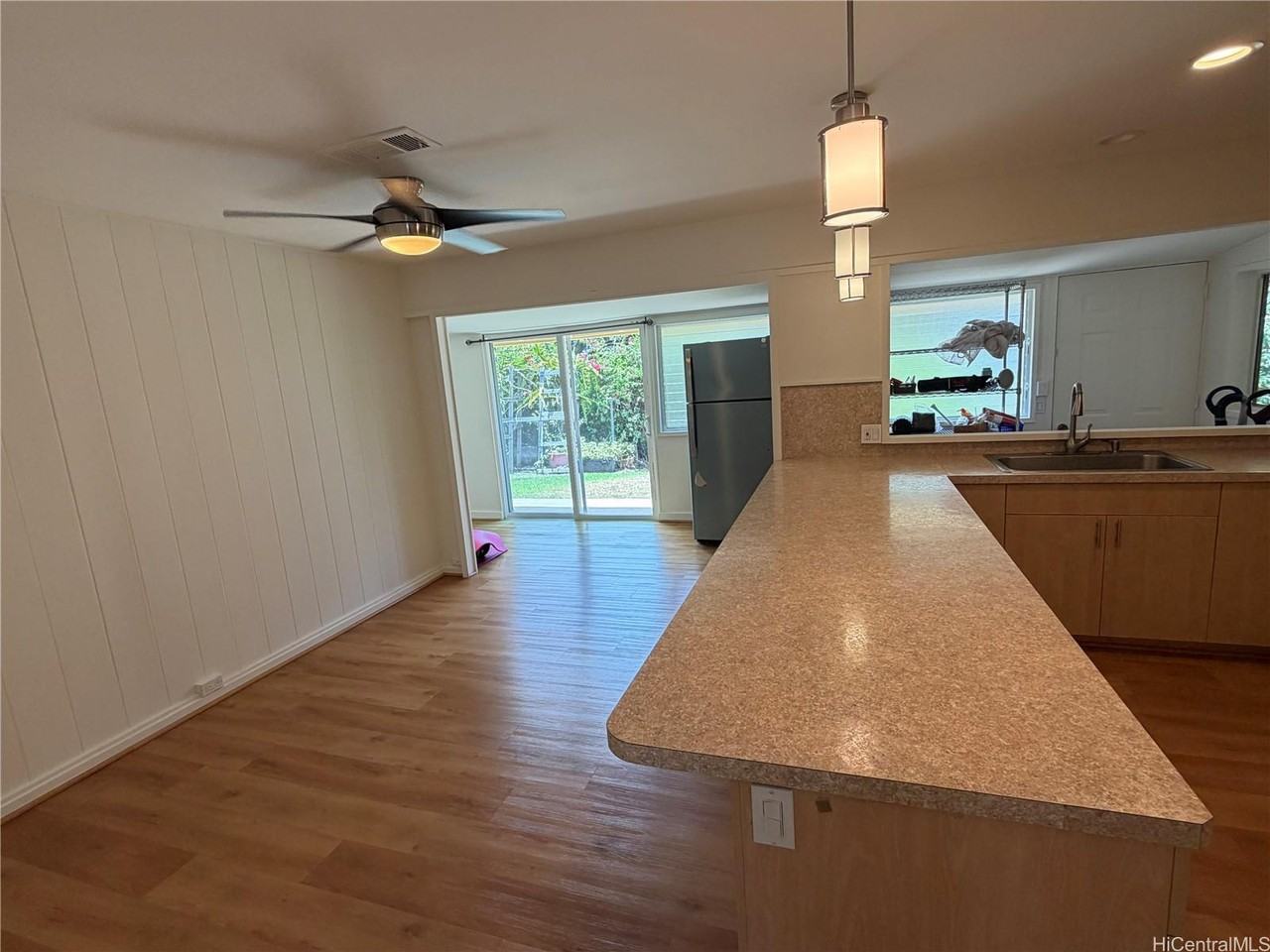 305 Halaki St - Photo 4 of 18