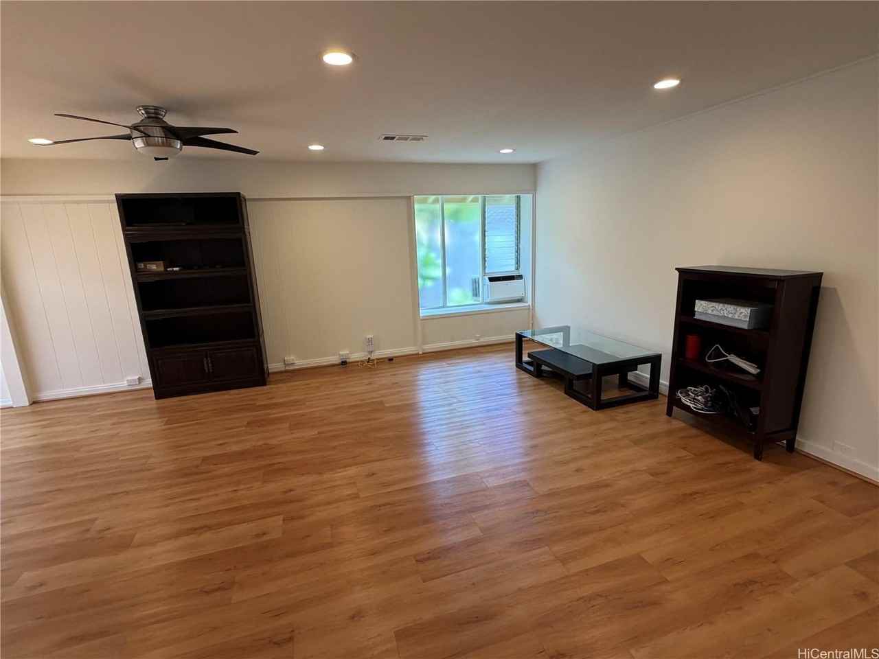 305 Halaki St - Photo 5 of 18