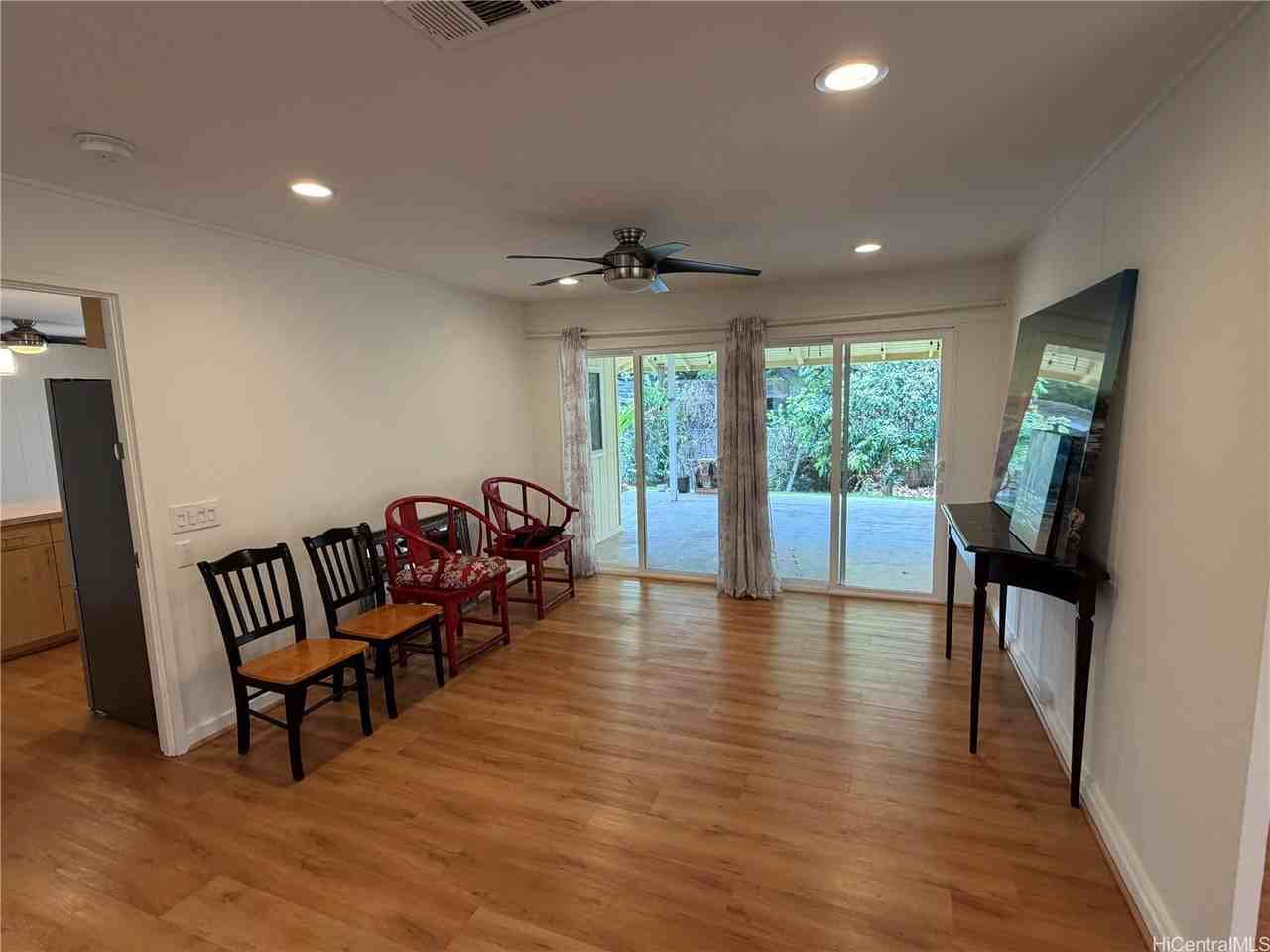 305 Halaki St - Photo 6 of 18