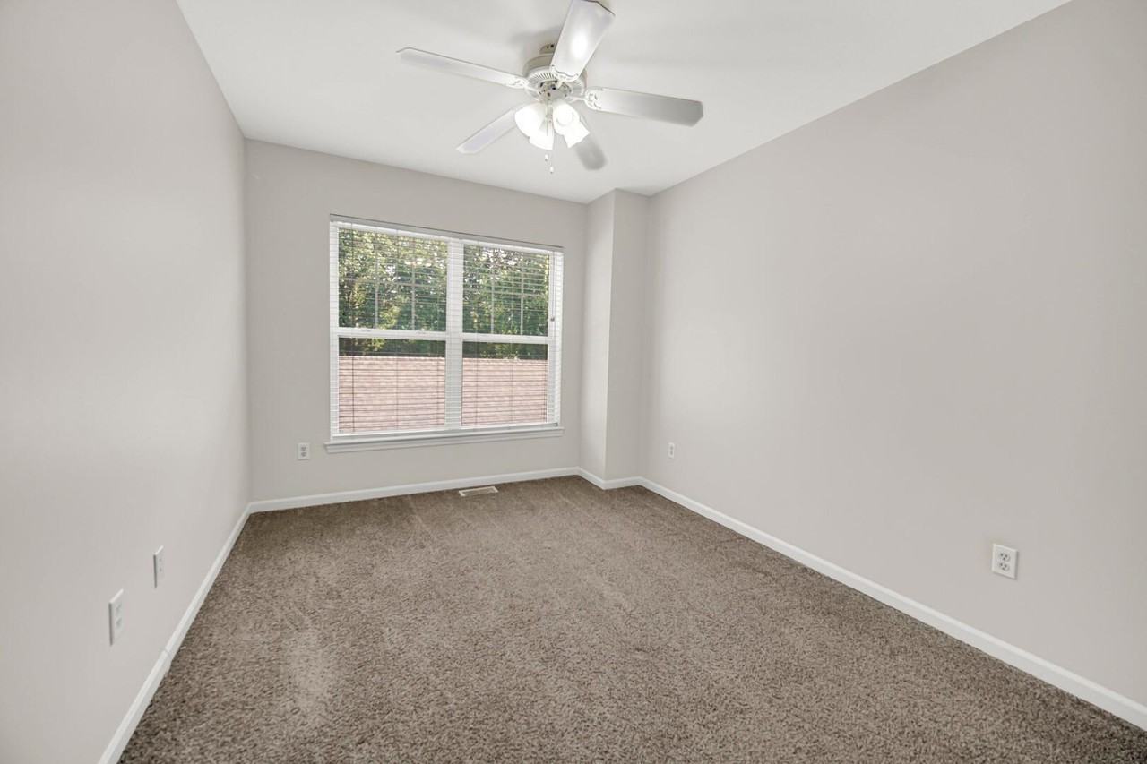 318 Village Sq - Photo 3 of 26