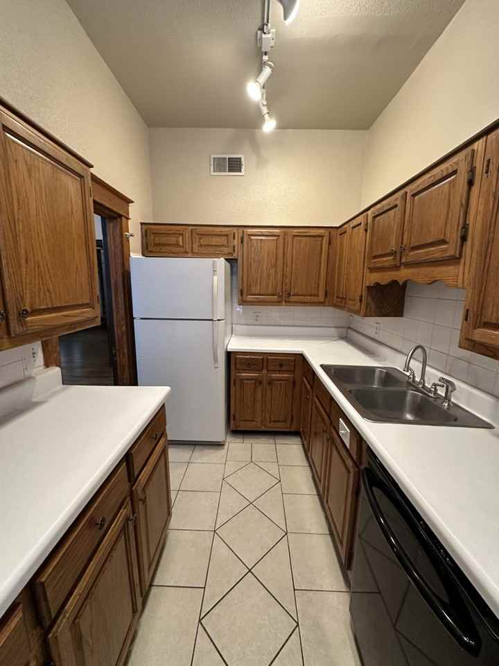 1253 Harbert Ave #1DOWN - Photo 5 of 16