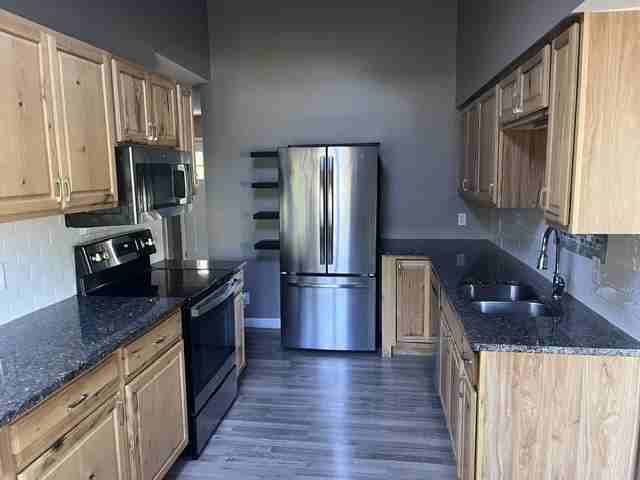 3921 Minnewashta Ct - Photo 4 of 16
