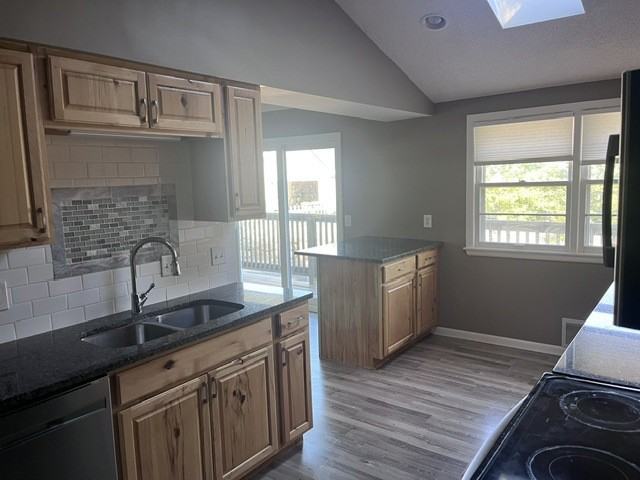 3921 Minnewashta Ct - Photo 5 of 16