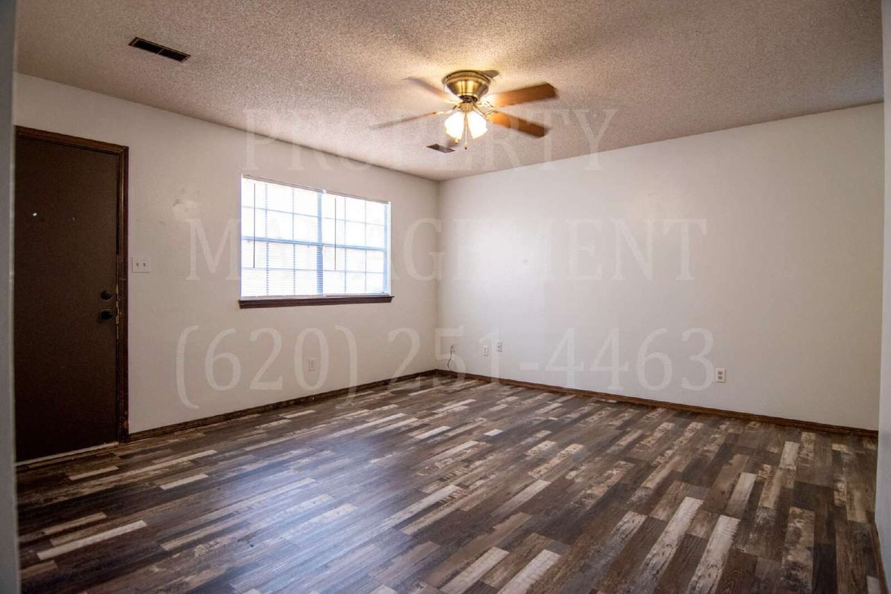 901 Harding St - Photo 3 of 19