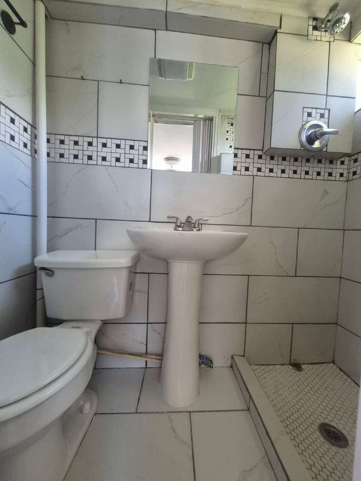 349 Hickory Hts Apt B - Photo 6 of 10
