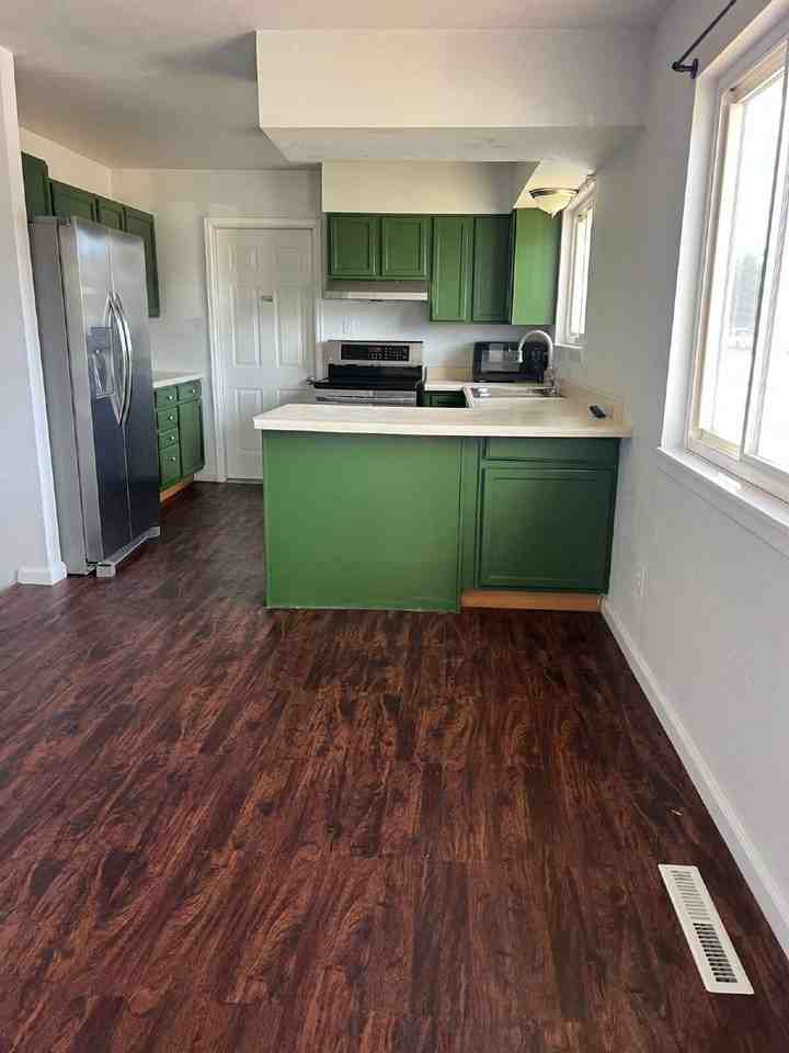 1520 Woodward Dr - Photo 3 of 11
