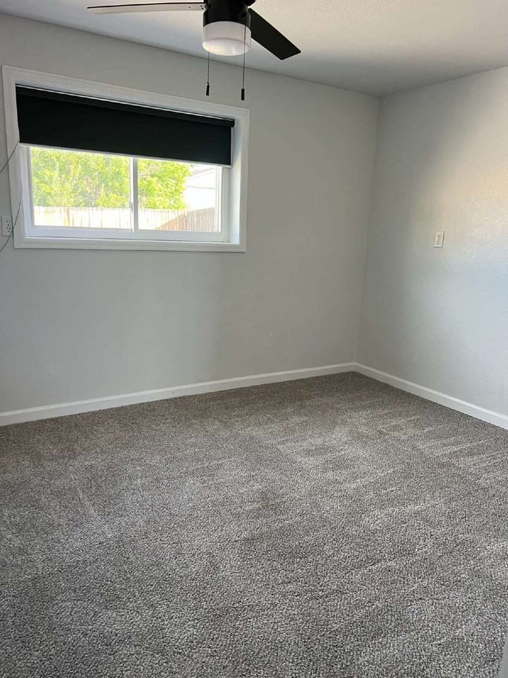 1520 Woodward Dr - Photo 5 of 11