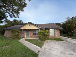 featured image of 1450 Victory Cir