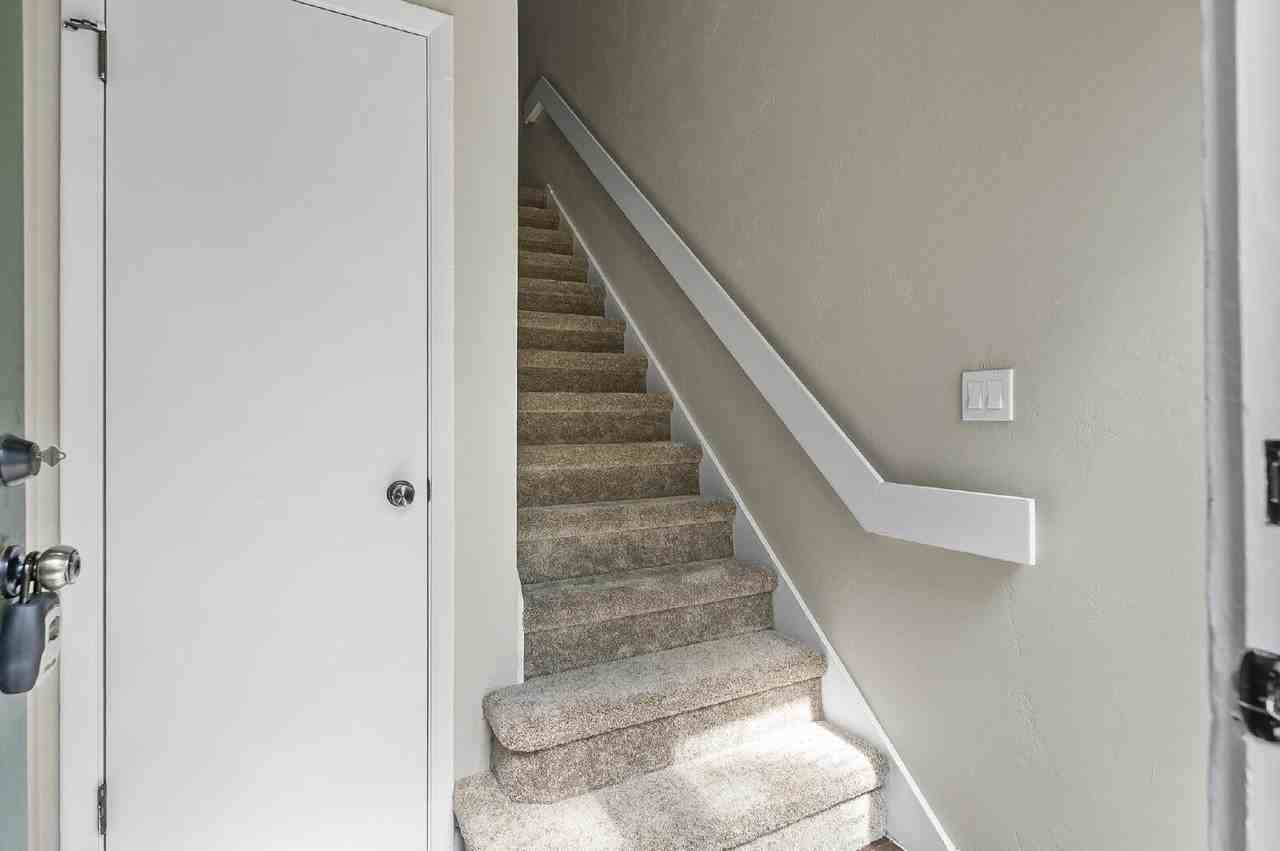 14 Oakmont Ct - Photo 3 of 50