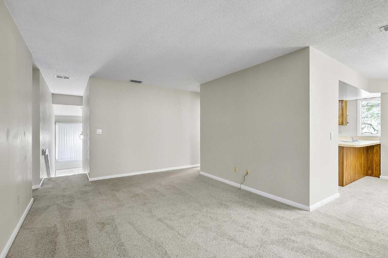 14 Oakmont Ct - Photo 5 of 50