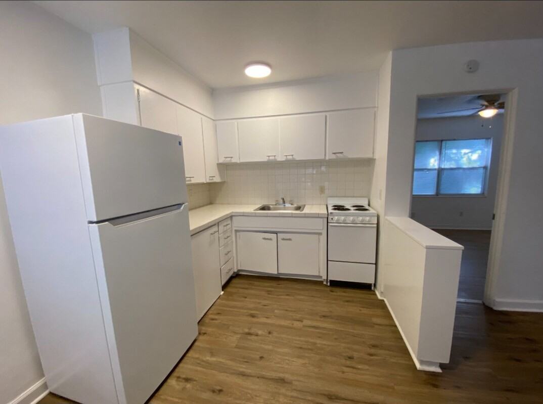 916 E Lime St #D - Photo 4 of 5