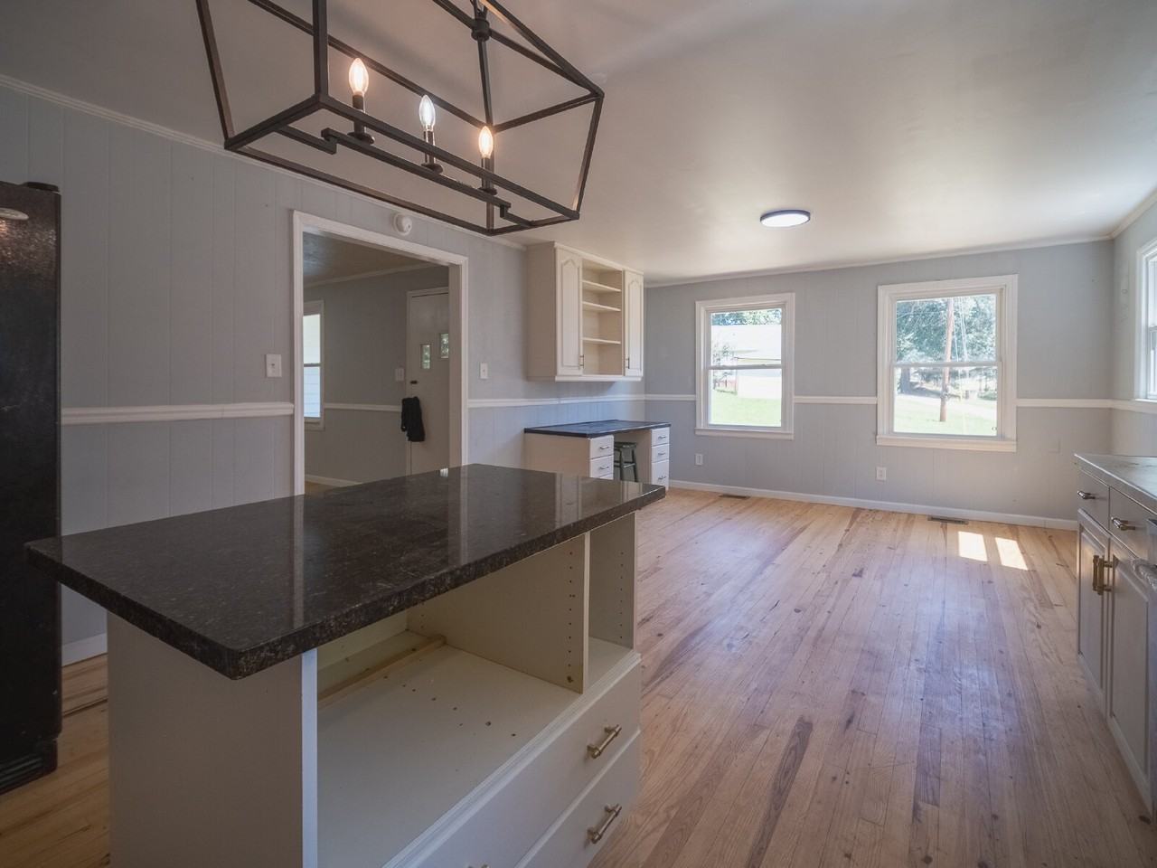 507 8th Avenue Ext - Photo 4 of 36