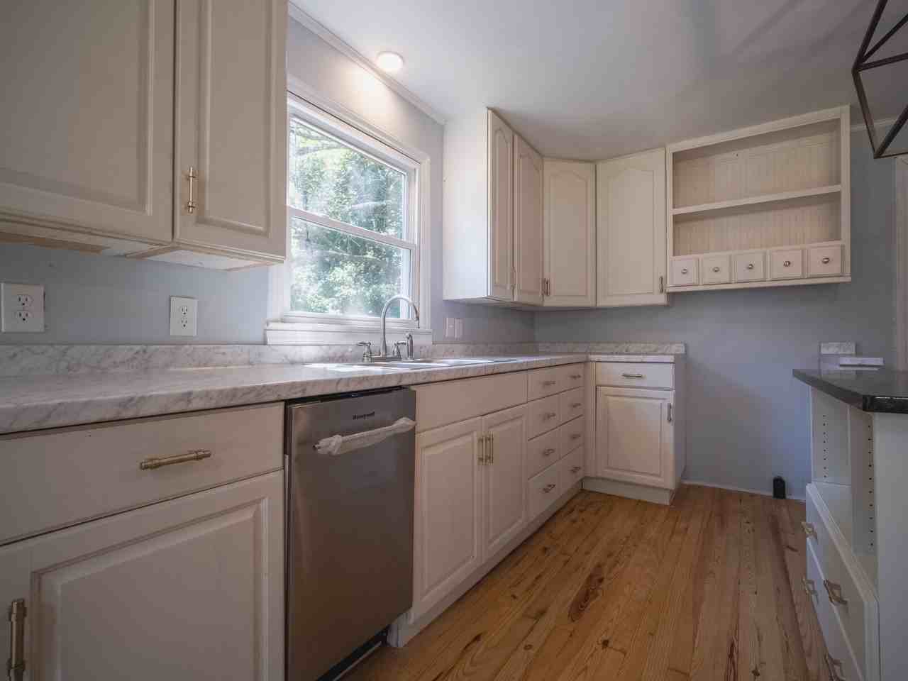 507 8th Avenue Ext - Photo 5 of 36