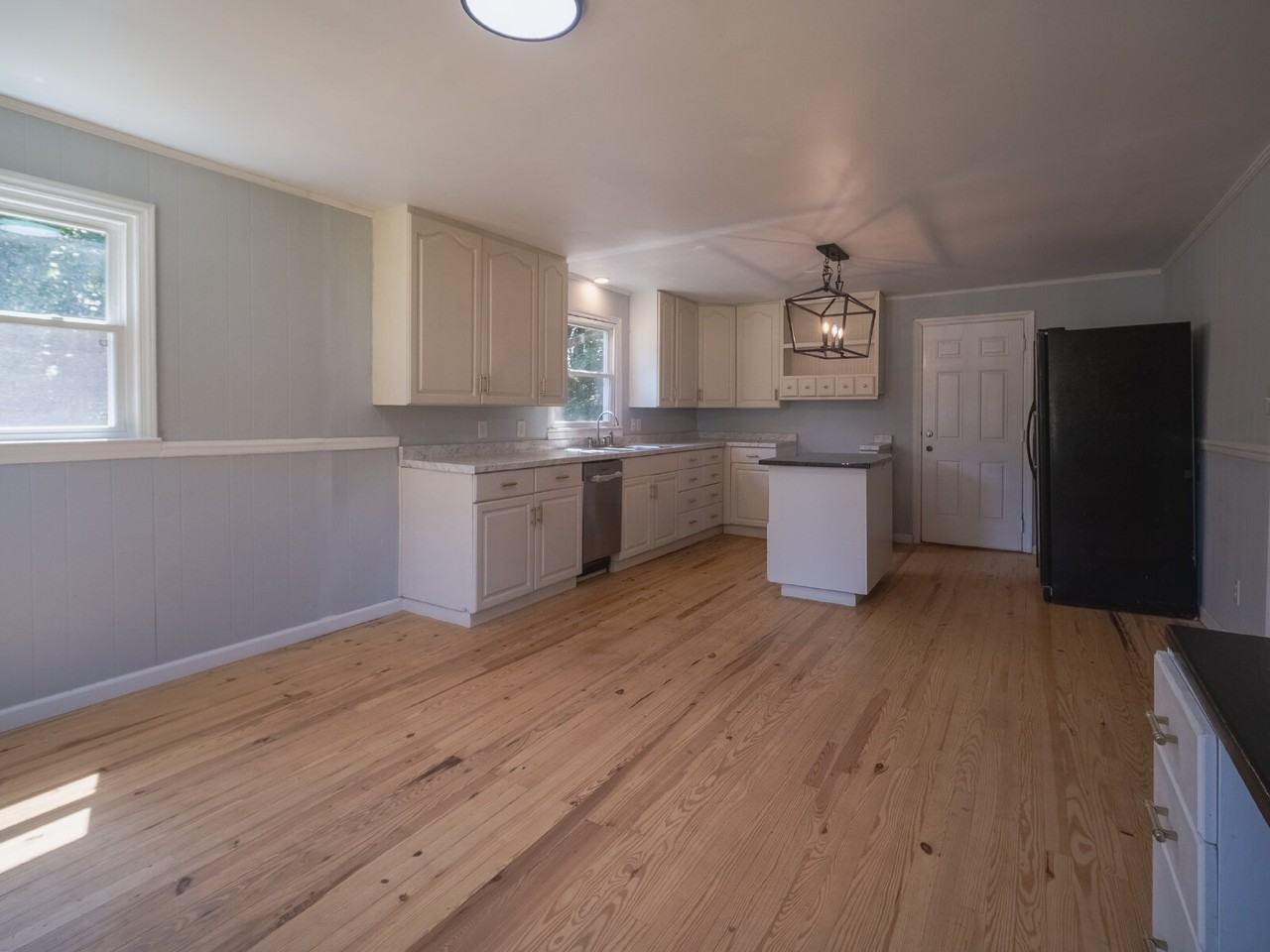 507 8th Avenue Ext - Photo 7 of 36