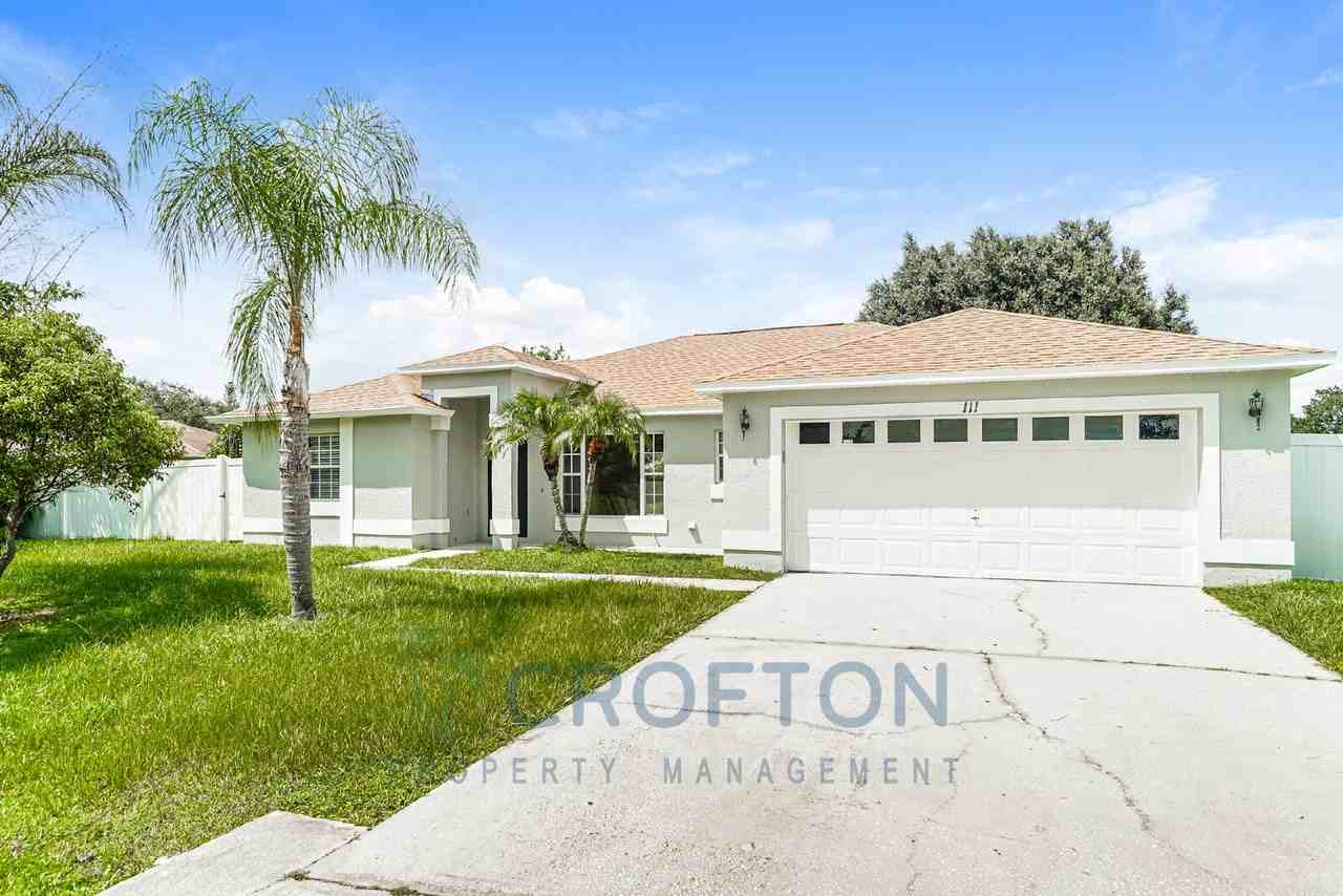 111 Crescent Ct