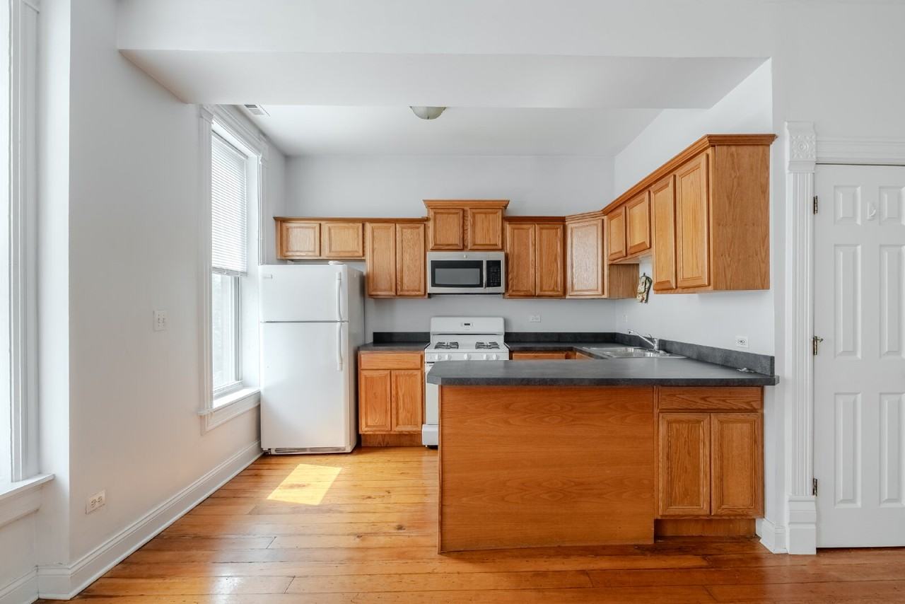 1470 W Huron St #3F - Photo 2 of 16