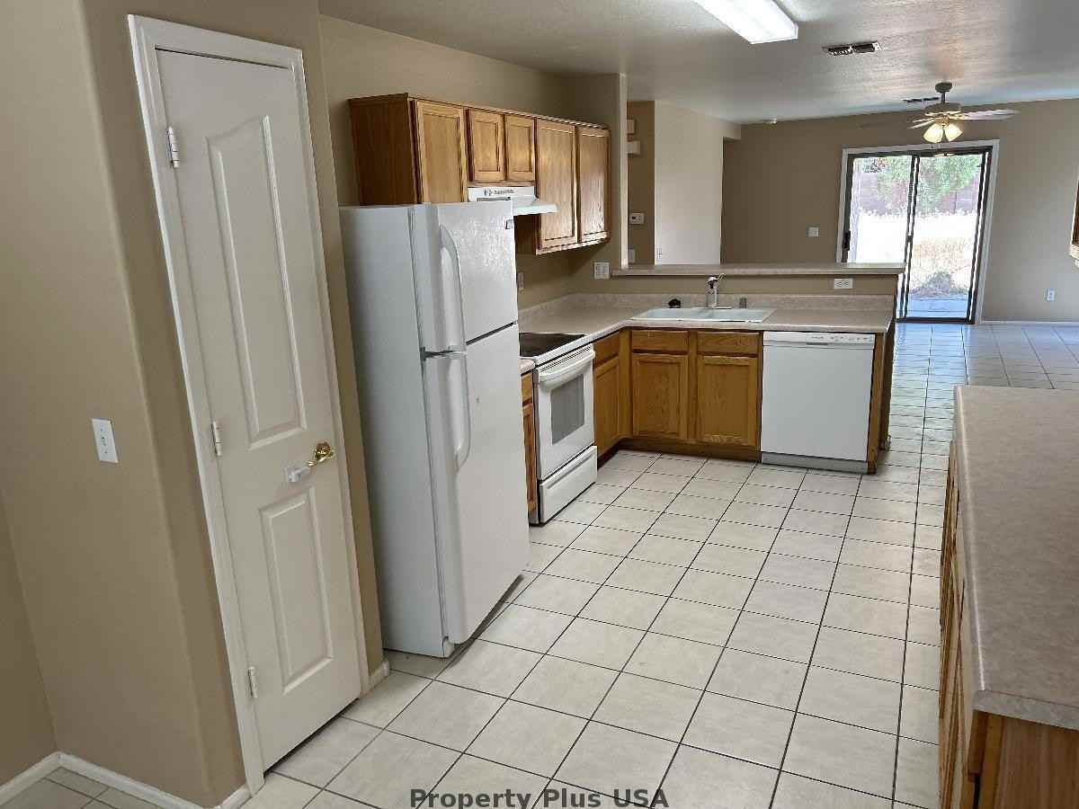43591 W Colby Dr - Photo 5 of 10