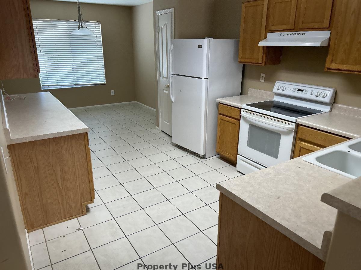 43591 W Colby Dr - Photo 6 of 10