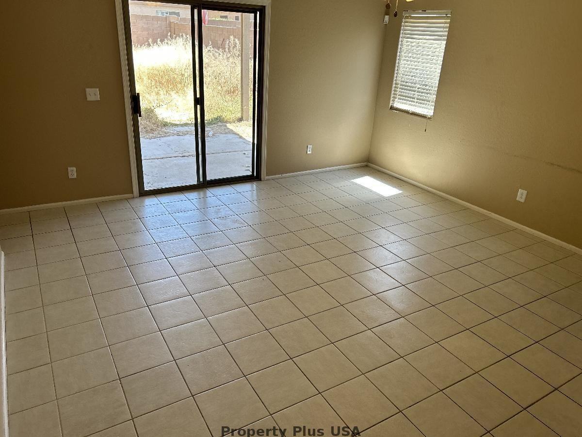 43591 W Colby Dr - Photo 7 of 10