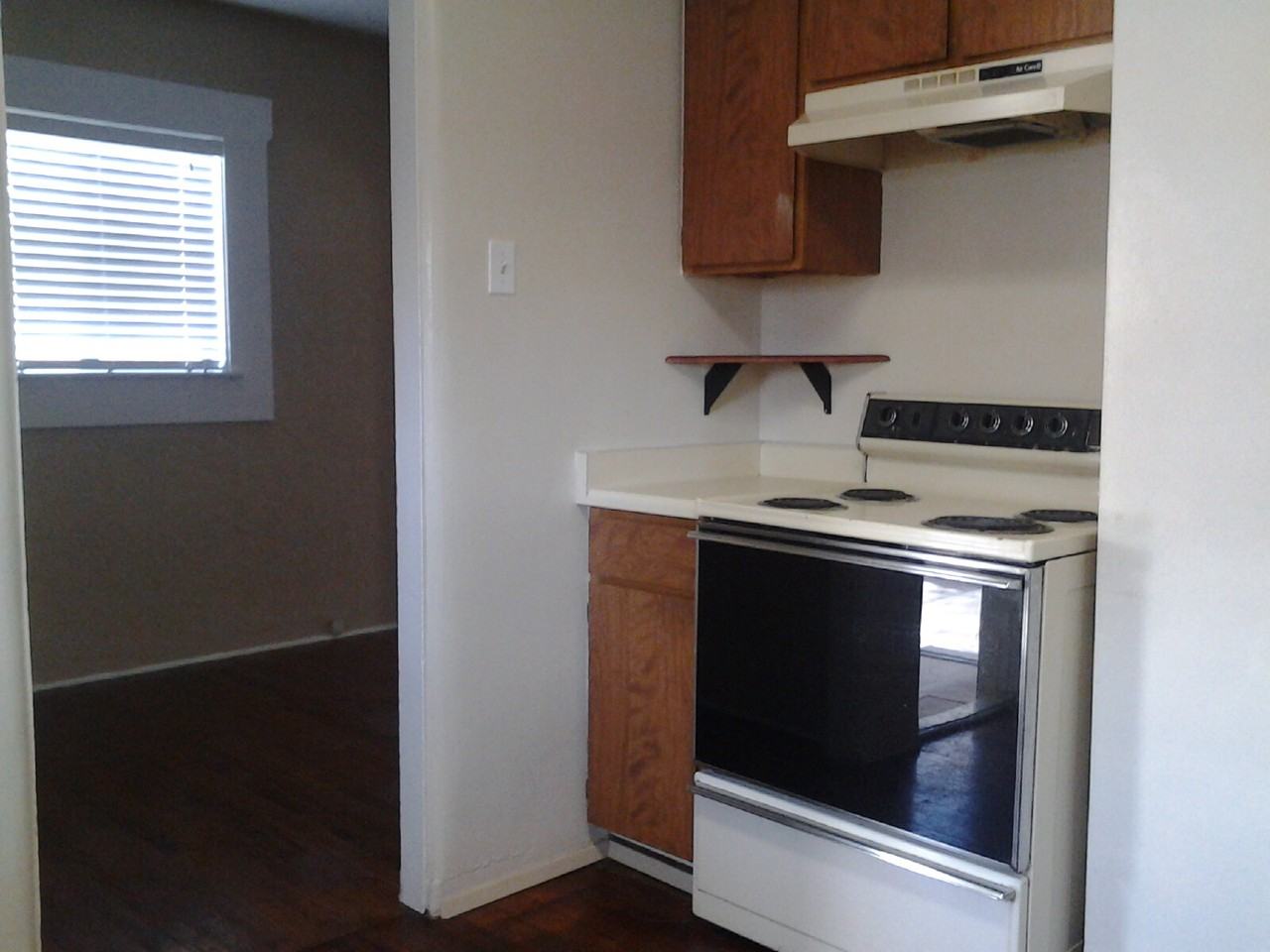 527 Crampton St - Photo 3 of 27