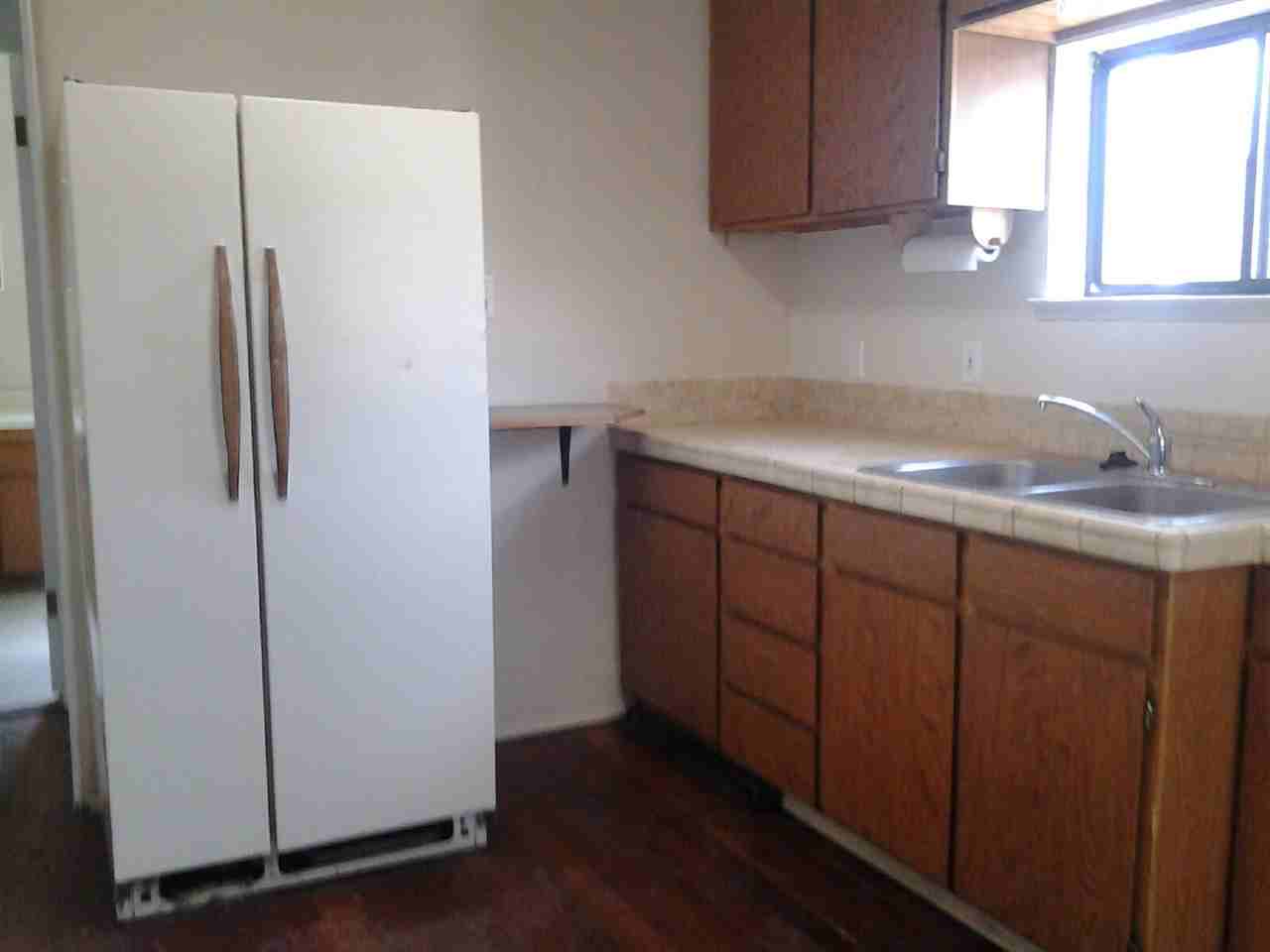 527 Crampton St - Photo 5 of 27