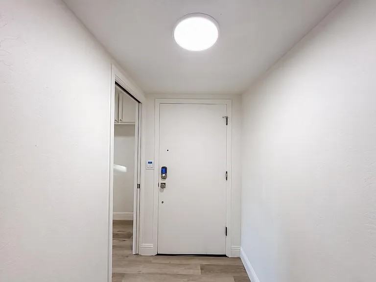 13185 Great Falls Avenue - Photo 4 of 8