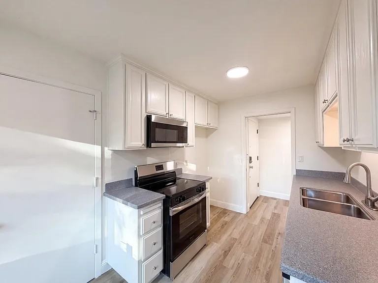 13185 Great Falls Avenue - Photo 6 of 8