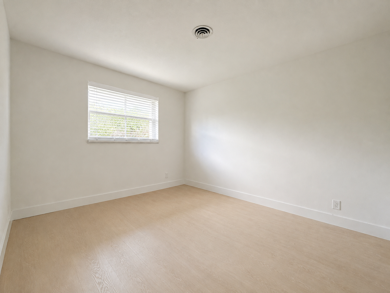 10873 Magnolia St - Photo 7 of 18