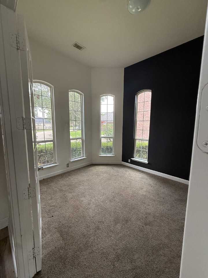 11602 Canyon Mills Dr - Photo 2 of 10
