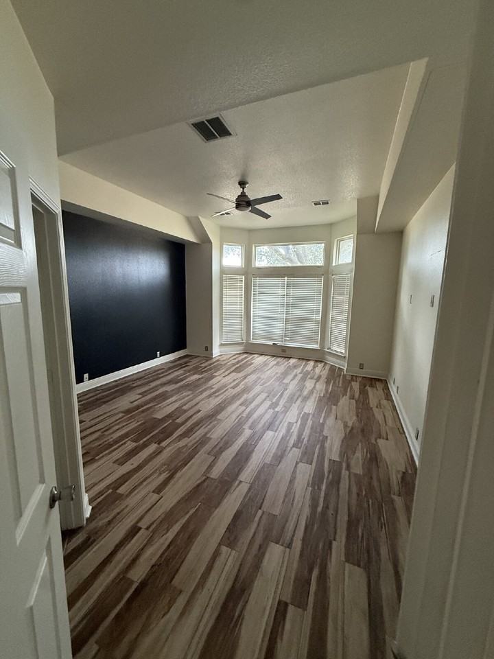 11602 Canyon Mills Dr - Photo 6 of 10