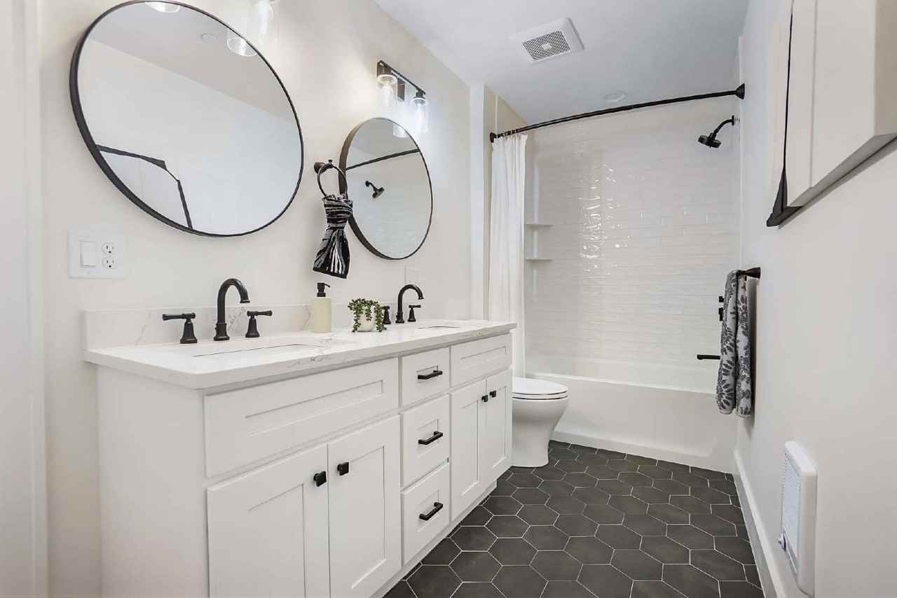 34 Salem St #201 - Photo 5 of 23