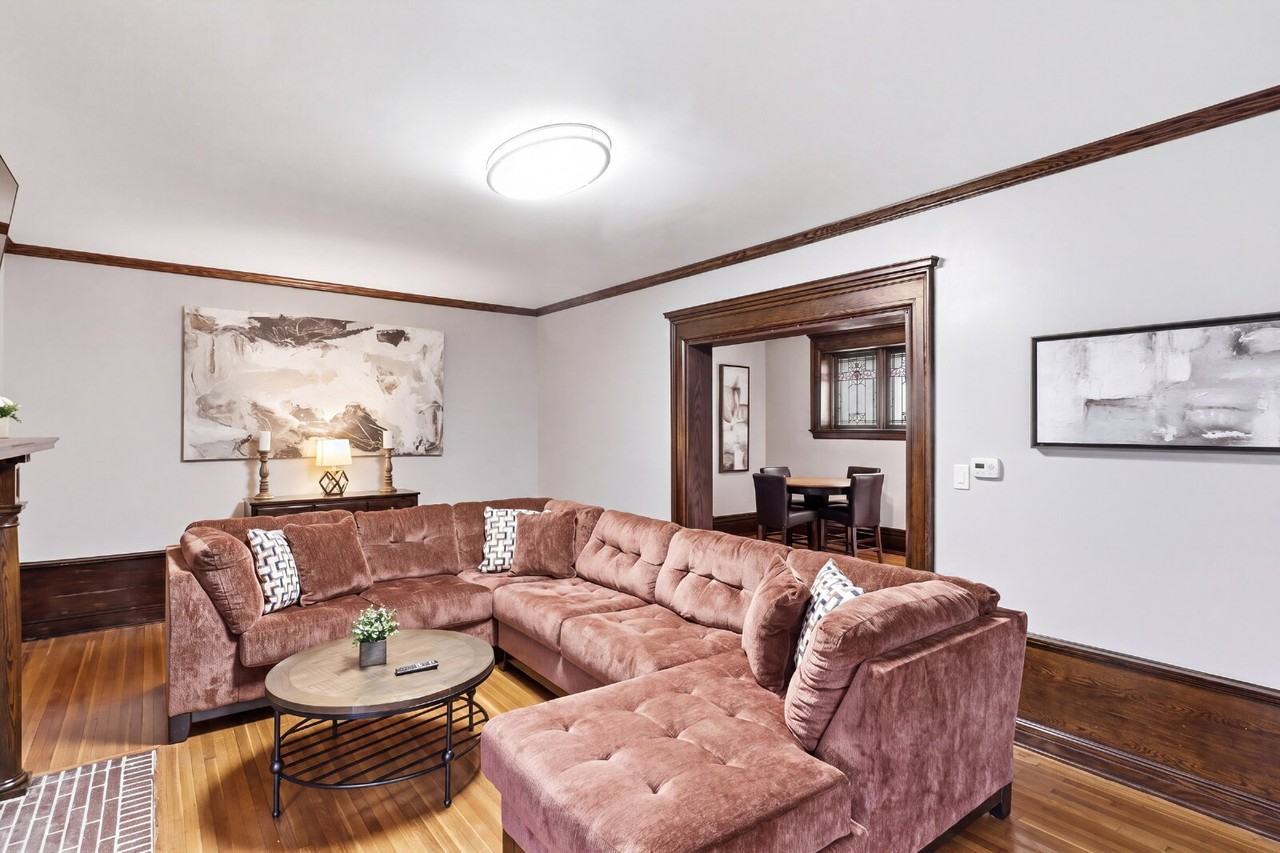 2238 Main St - Photo 3 of 43