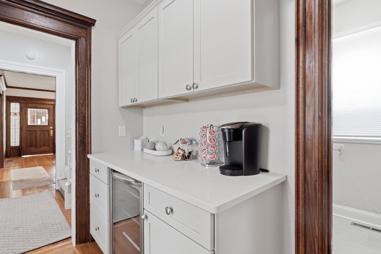 2238 Main St - Photo 6 of 43