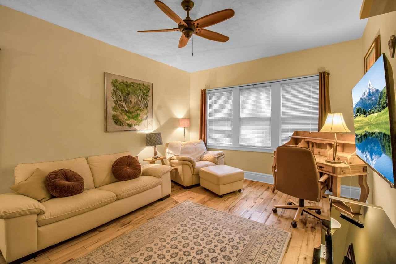 6 Glendale Pl #1 - Photo 3 of 14
