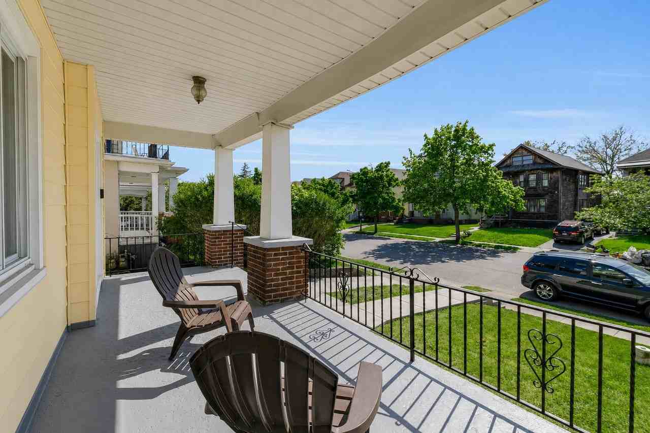 49 Virgil Ave #2 - Photo 4 of 33