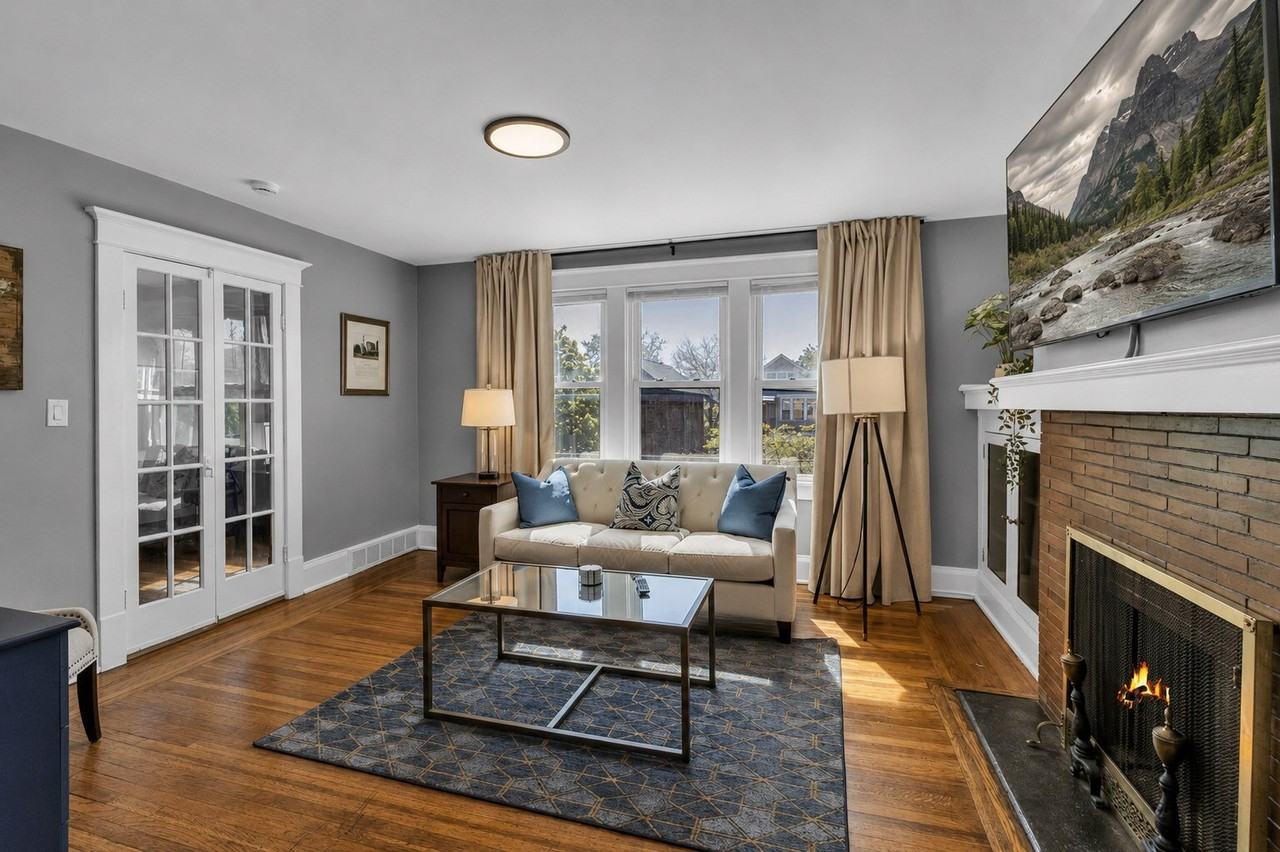 49 Virgil Ave #2 - Photo 4 of 33