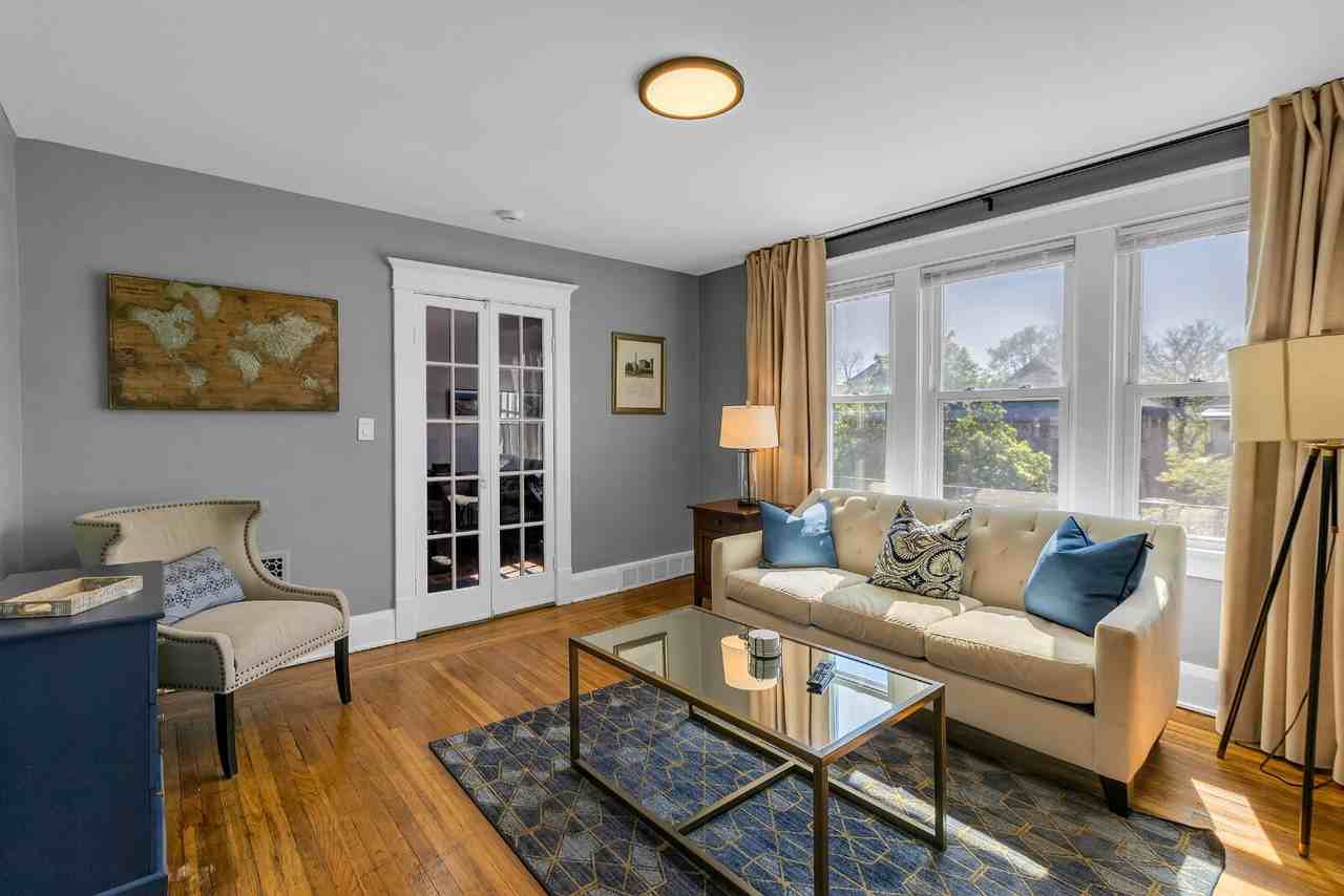 49 Virgil Ave #2 - Photo 5 of 33