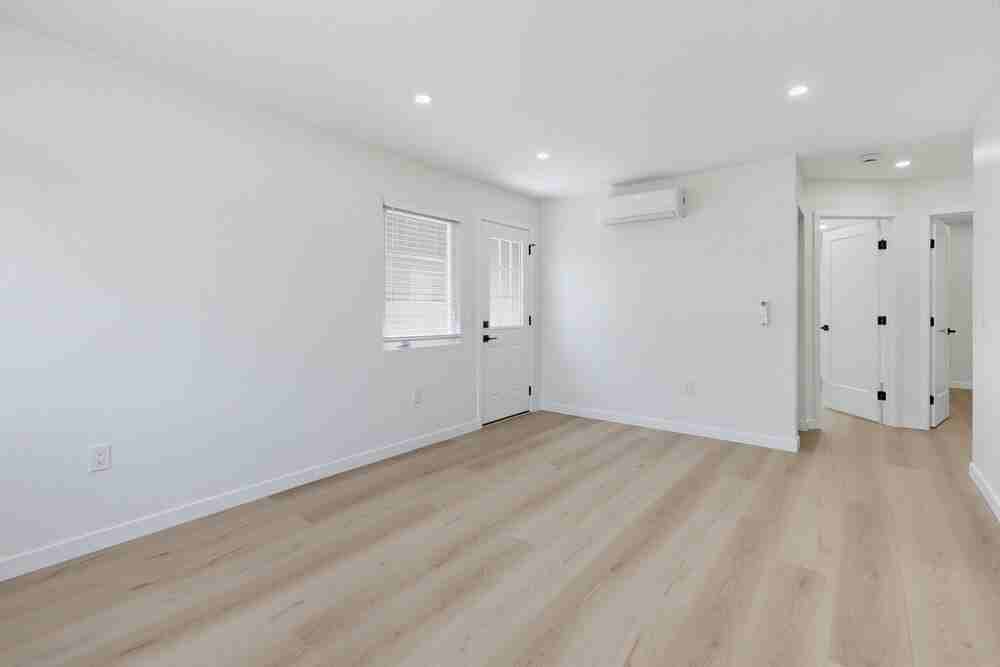 4316 Olney St - Photo 7 of 40