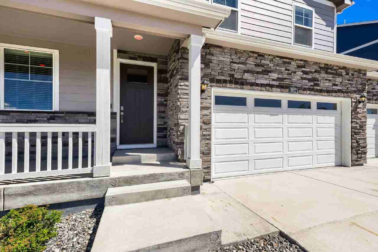 2877 Villageview Ln - Photo 2 of 32