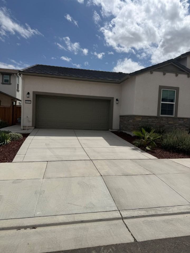 8190 Lamplight Dr - Photo 3 of 49